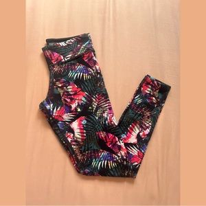PINK Victoria Secret Ultimate Multicolour Floral Leggings (Small)
